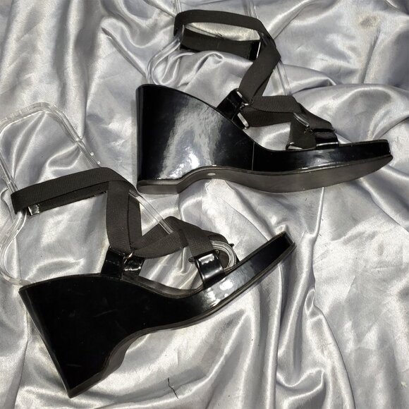 GUCCI wrap up strappy wedge platform heels - Picture 3 of 5